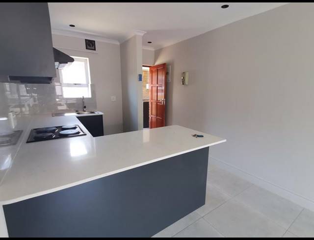 2 BEDROOM PROPERTY TO RENT IN GOODWOOD CENTRAL